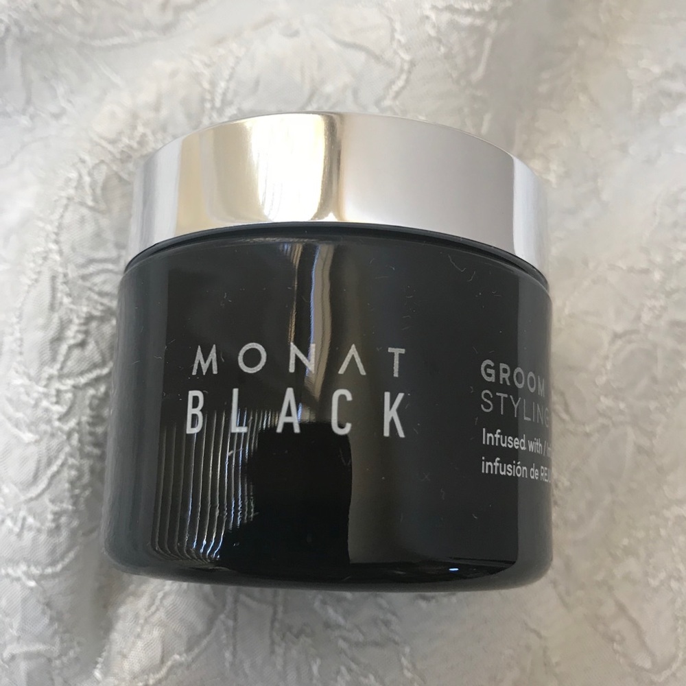 Monat Black Styling Clay
